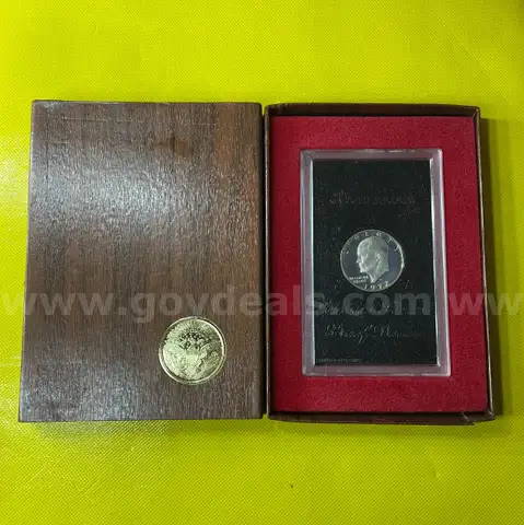 1972-S (40%) SILVER PROOF IKE DOLLAR FREE SHIPPING (USA ONLY)