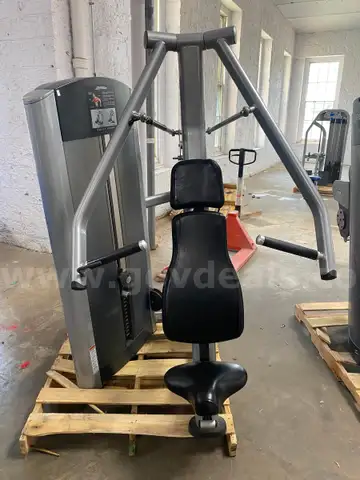 Life Fitness FZCP Chest Press