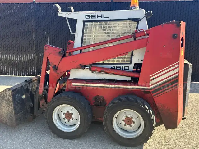 GEHL 4510 Skid-Loader