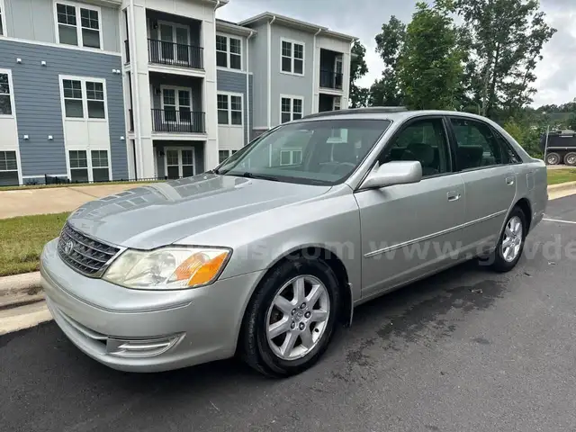 2003 Toyota Avalon XL
