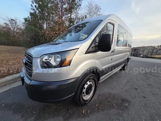 2017 Ford Transit 350 Wagon Med. Roof XL w/Sliding Pass. 148-in. WB