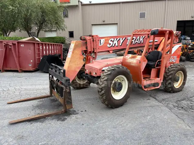 2004 Sky Trak 8042 Legacy Tele-Handler