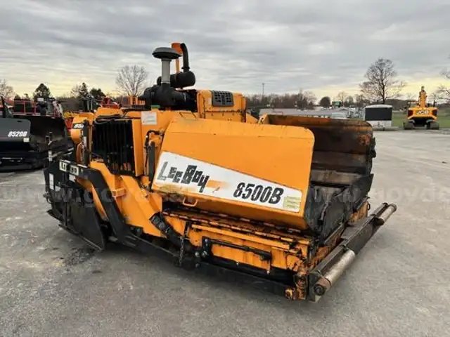 2011 Leeboy 8500B Asphalt Paver