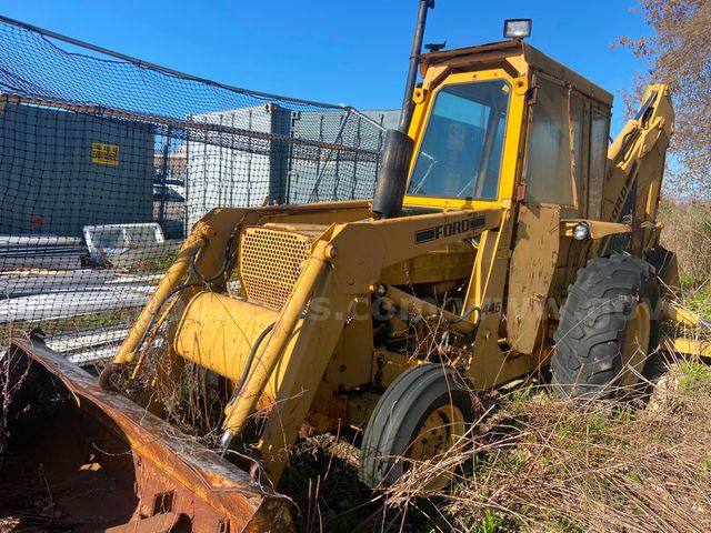 FORD 445 TRACTOR W/ SERIES 730 LOADER AND BACKHOE | GovDeals