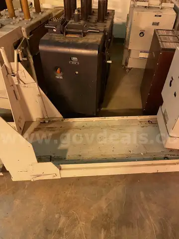 DRAW-OUT CART GE SWITCHGEAR, FOR DRAWOUT OF GENERAL ELECTRIC MAGNE-BLAST CIRCUIT BREAKER TYPE AM-2 4/4 16 150/250