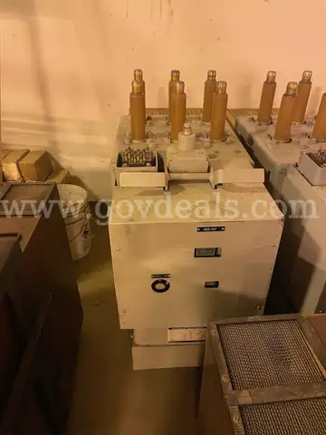 GENERAL ELECTRIC MAGNE-BLAST CIRCUIT BREAKER TYPE AM-2 4/4 16-150/250-3