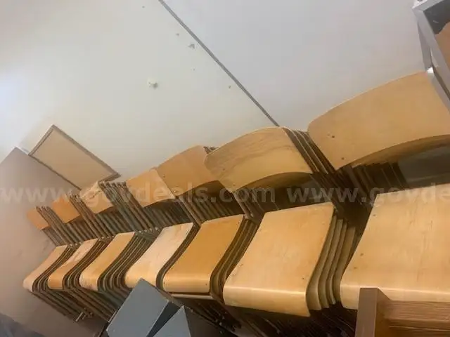 Furniture - Lot of school chairs