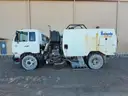 2010 UD UD3300 Chassis Schwarze A7 Tornado Street Sweeper