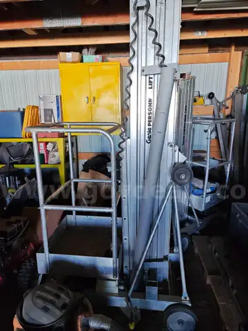 Genie 30ft Personnel Lift