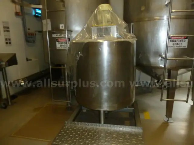 Cream Storage Tank &#x2013; 3,000 L (x1)