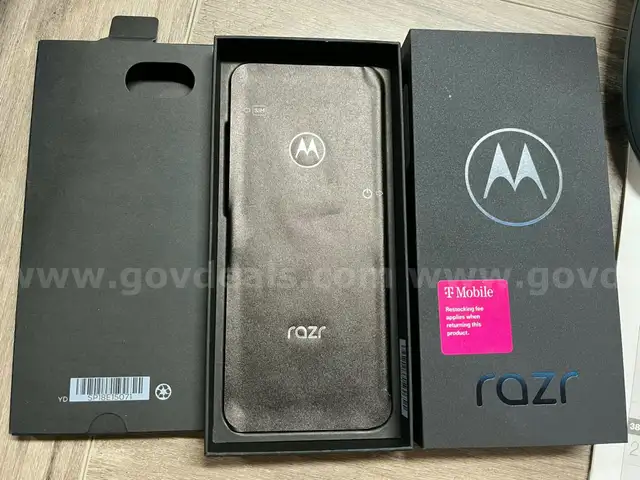 Motorola Moto Razr 2024 5G 256GB 6.9&#x22; 64MP Koala Gray XT2453-3