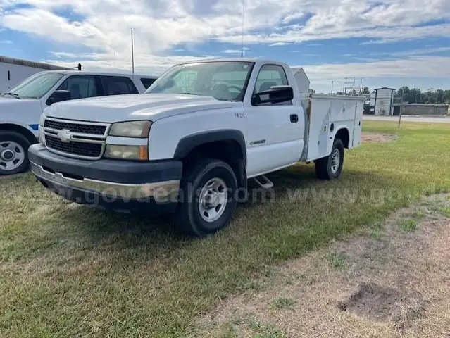2006 Chevrolet Silverado 2500HD Work Truck 2WD