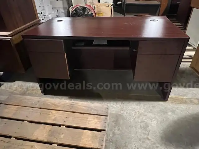 Wood Desk with 4 drawers