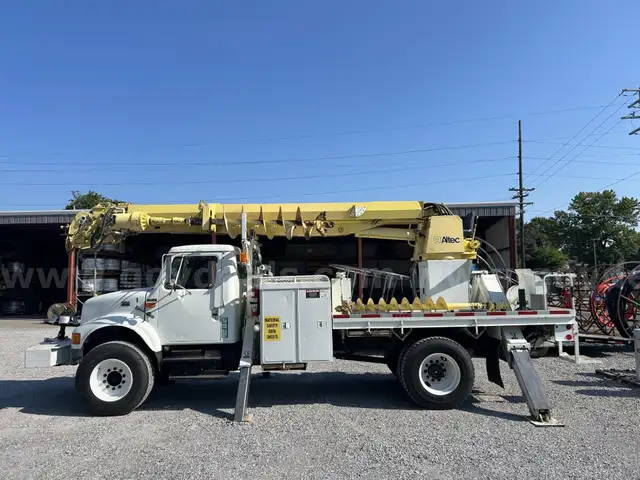 2000 International 4900