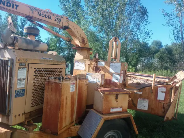Bandit Brush Chipper, Franklin Tractor