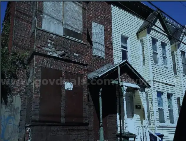 3 Bedroom, 1 Bath Row House located at 95 Helen St. in Bridgeport CT