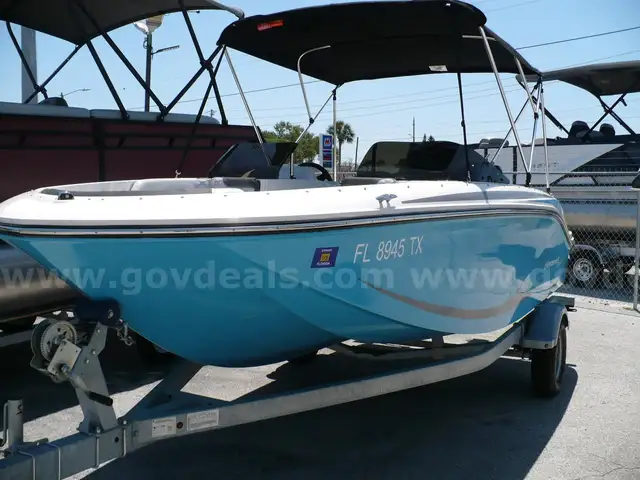 BAYLINER ELEMENT M17 DECK BOAT 90HP MERCURY OUTBOARD
