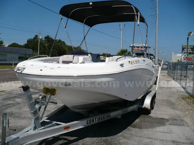 2018 HURRICANE SS 192 DECK BOAT YAMAHA 150 FOUR STROKE