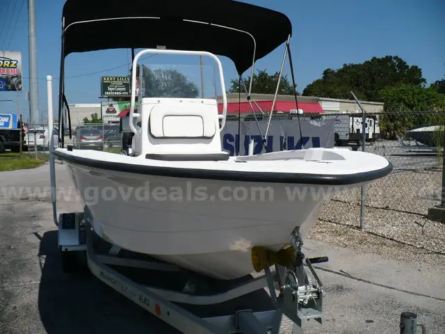NEW 2023 CAPE CRAFT CENTER CONSOLE FISHING BOAT / NEW SUZUKI