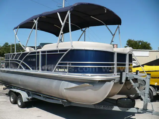 2021 SYLVAN MIRAGE 22 PARTY, FISH TRI-TOON BOAT. HONDA 115 HP