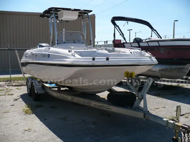 2003 HURRICANE CENTER CONSOLE BOAT