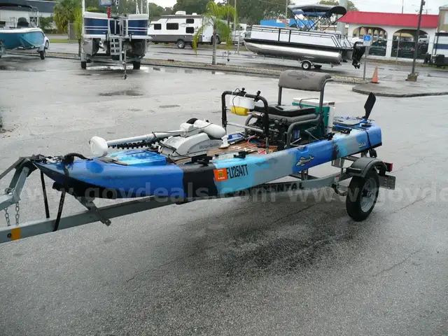 2024 Kamu Kayak with Mini Kota Trolling Motor and Trailer, Lithium Battery