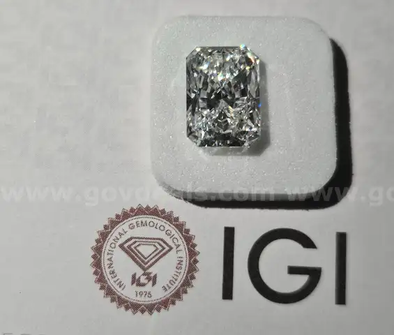 3.81 Carat Radiant Brilliant Diamond VS1 Certified