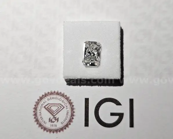 2.90 Ct.Radiant Brilliant Diamond VS2 Certified