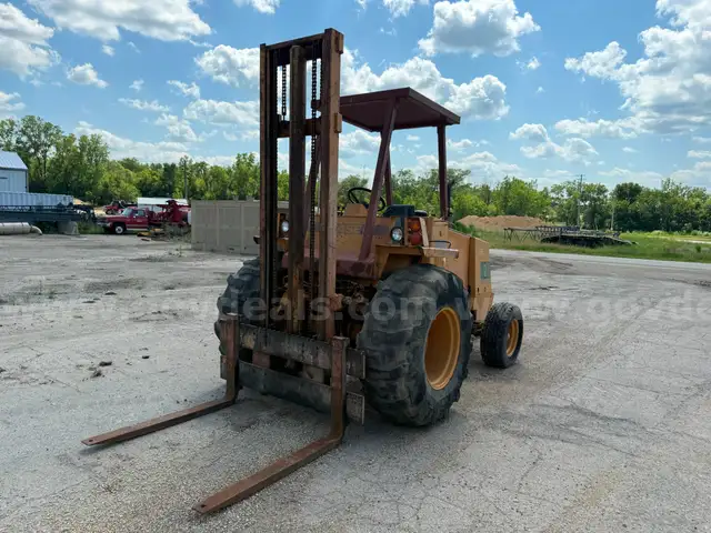 Case 585E Forklift
