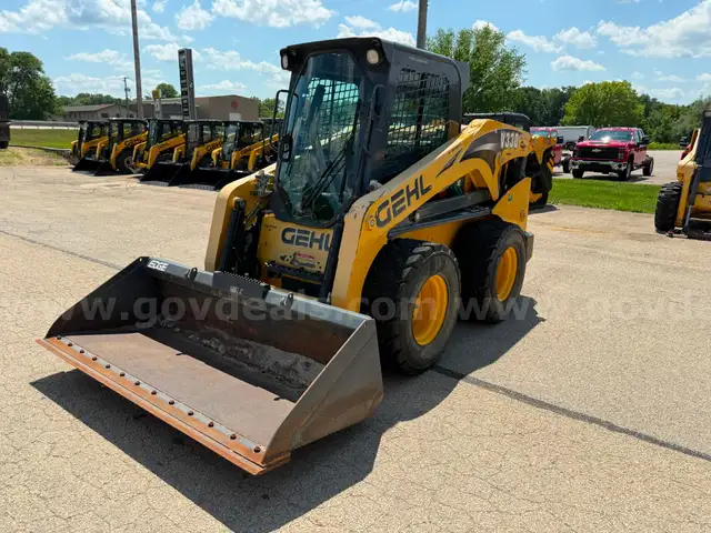 2017 Gehl V330 Gen2 Skid Steer
