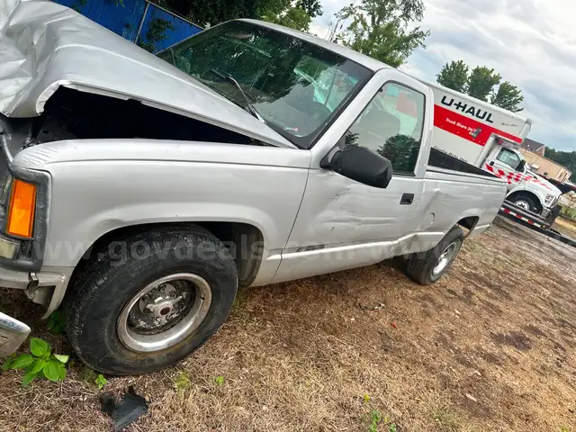 1995 Chevrolet C/K 1500 Reg. Cab W/T 8-ft. bed 2WD