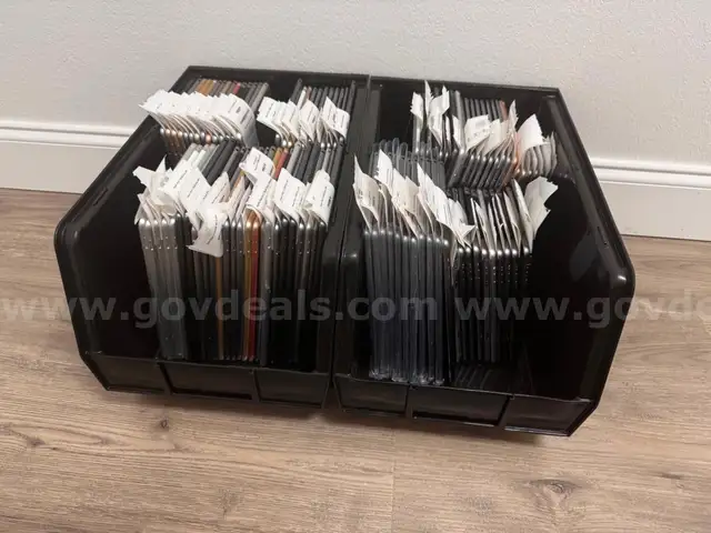 Lot of 98 Locked Apple iPads