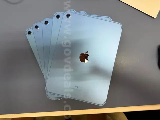 Lot of 57 iPad 10th Generation 64GB Blue Cellular Unlocked