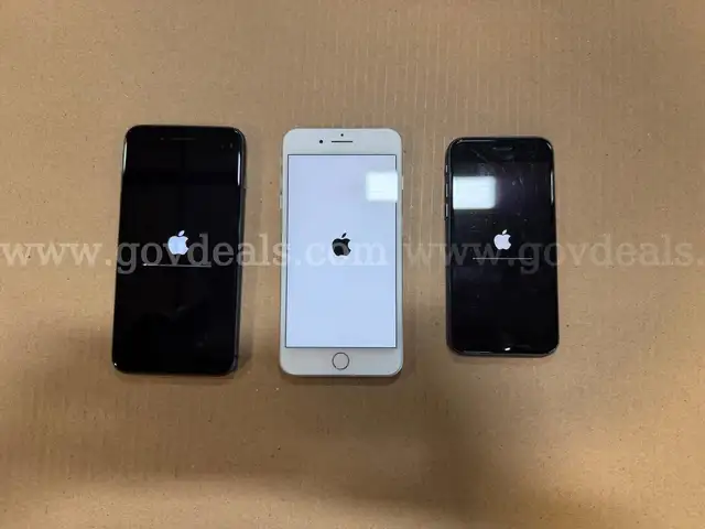 Lot of 104 Apple iPhone 6/7/8/8+