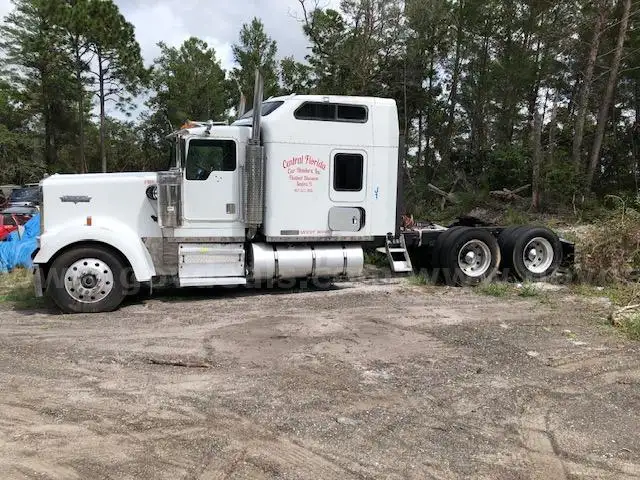 1996 Kenworth W900