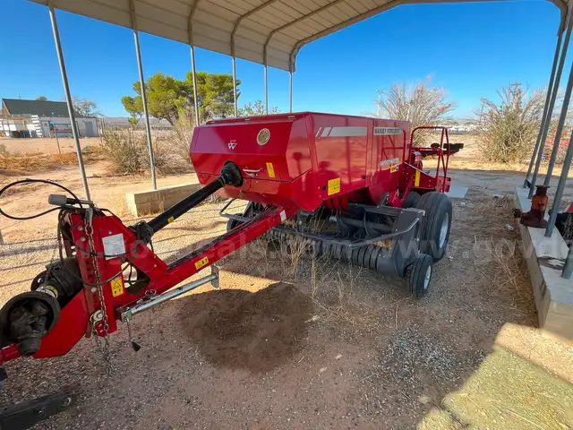 Hesston 18442 Baler