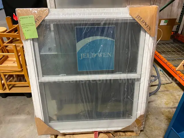 Jeld-Wen Double Hung Window