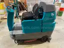 Tennant T7 Ridiing Scrubber