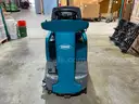 Tennant T7 Ridiing Scrubber
