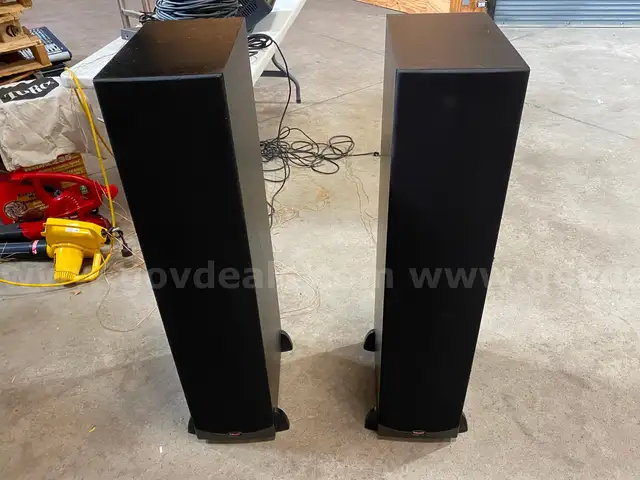 Klipsch IV RF82 Speakers