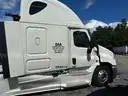 2016 Freightliner Cascadia 125 Semi-Truck