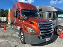 2018 Freightliner Cascadia Semi - Truck
