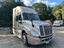 2015 Freightliner Cascadia 125 Semi - Truck