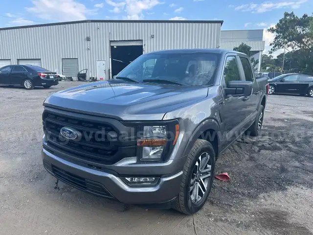 2023 Ford F-150 XL SuperCrew Pickup Truck