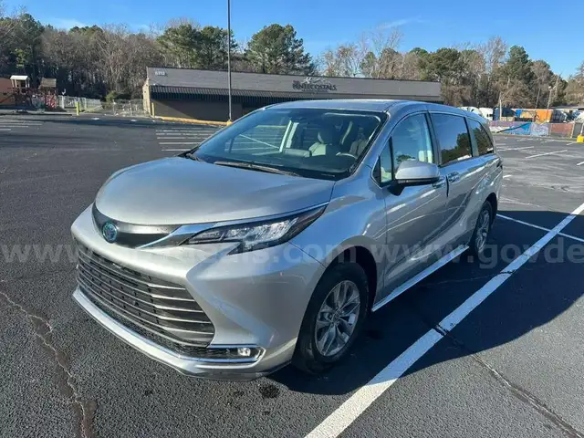 2021 Toyota Sienna XLE 7-Passenger