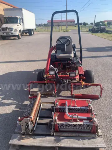 Toro Greens Master 04358 mower with additional reels