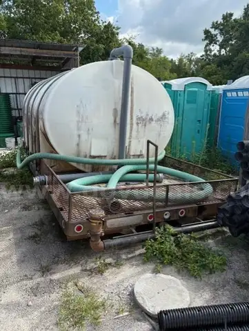 3000 Gallon Poly Water Tank