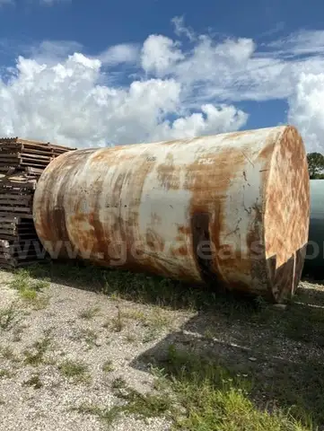 10,000 Gallon Steel Water Tank