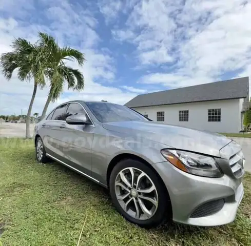 2016 Mercedes-Benz C-Class C 350e Luxury