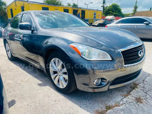 2011 Infiniti M